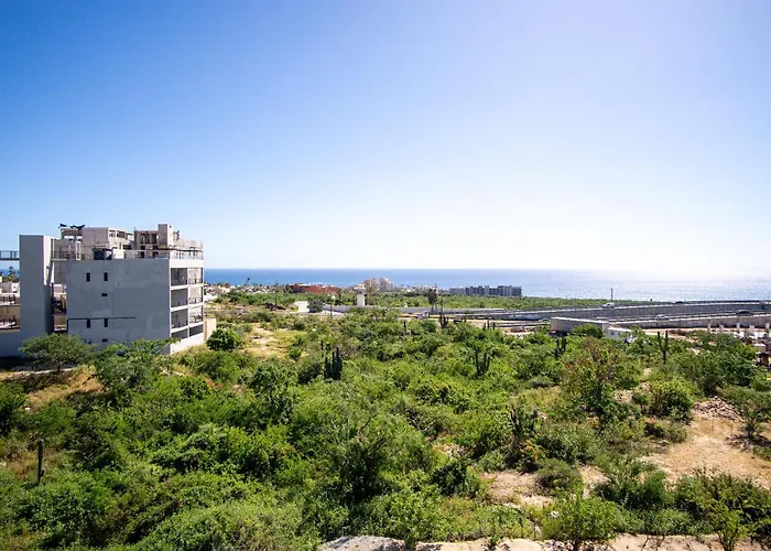 Stunning 2 Bedroom, 2 Bathroom Just A 5 Minute Drive To The Apartamento *